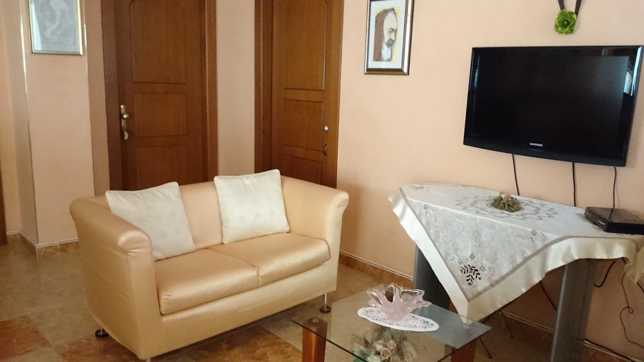 Hotel Holiday House San Giovanni Rotondo Exterior photo