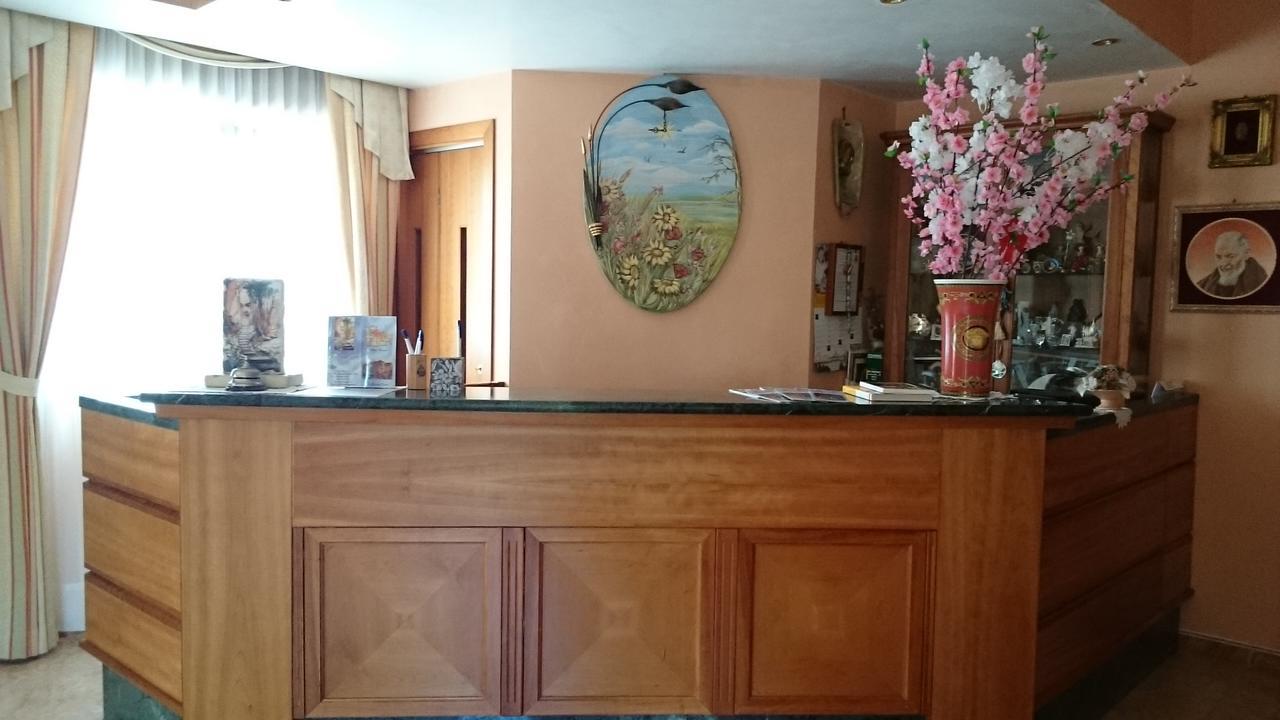 Hotel Holiday House San Giovanni Rotondo Exterior photo