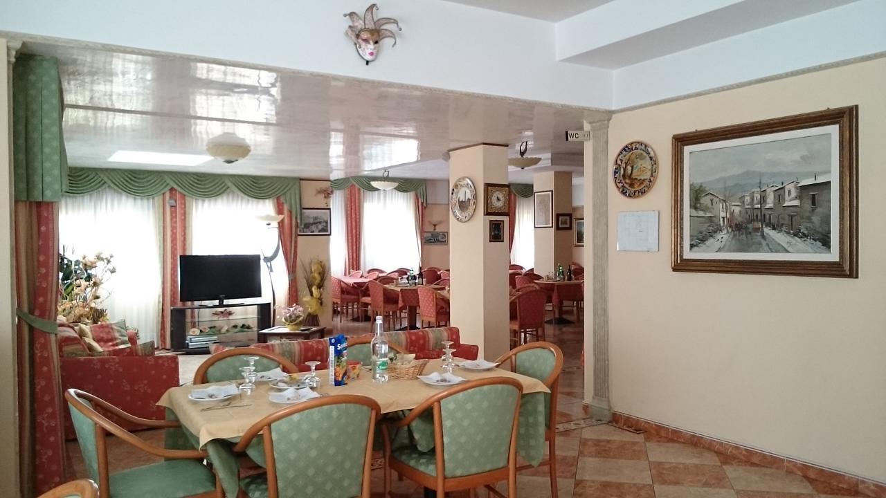 Hotel Holiday House San Giovanni Rotondo Exterior photo